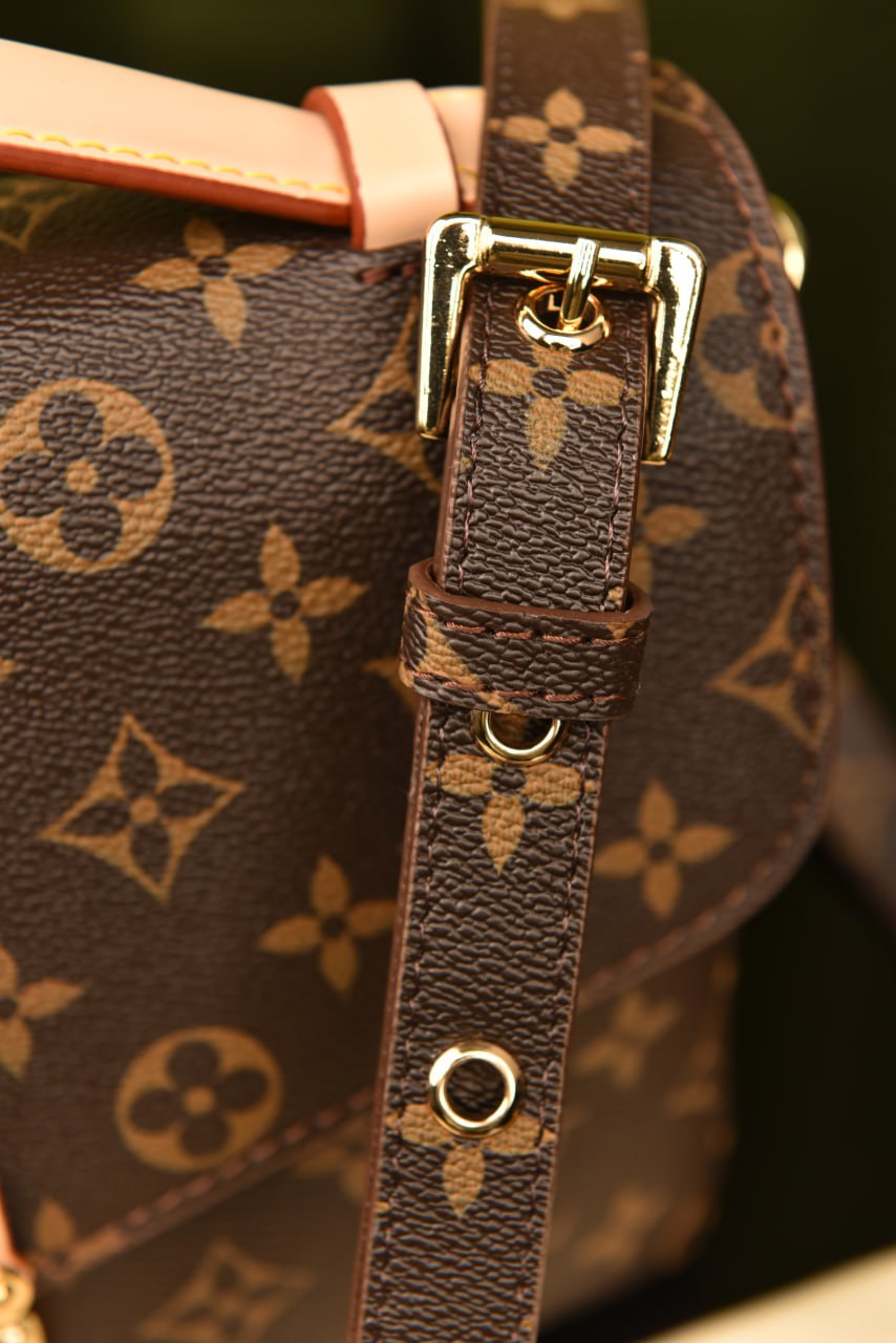 Metis Pochette