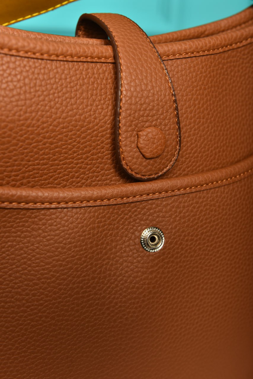 '- Evelyne Crossbody Bag