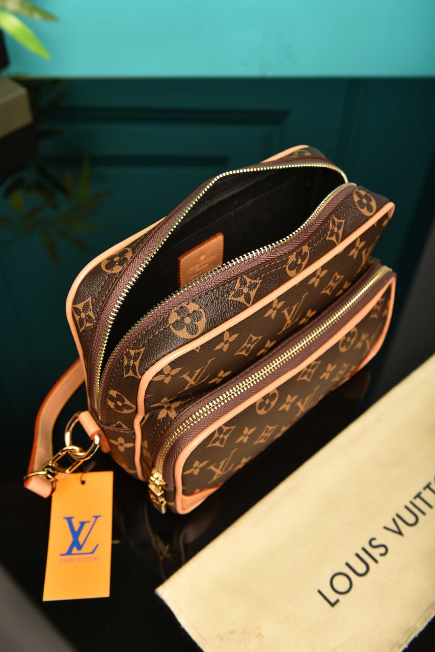Nil Crossbody