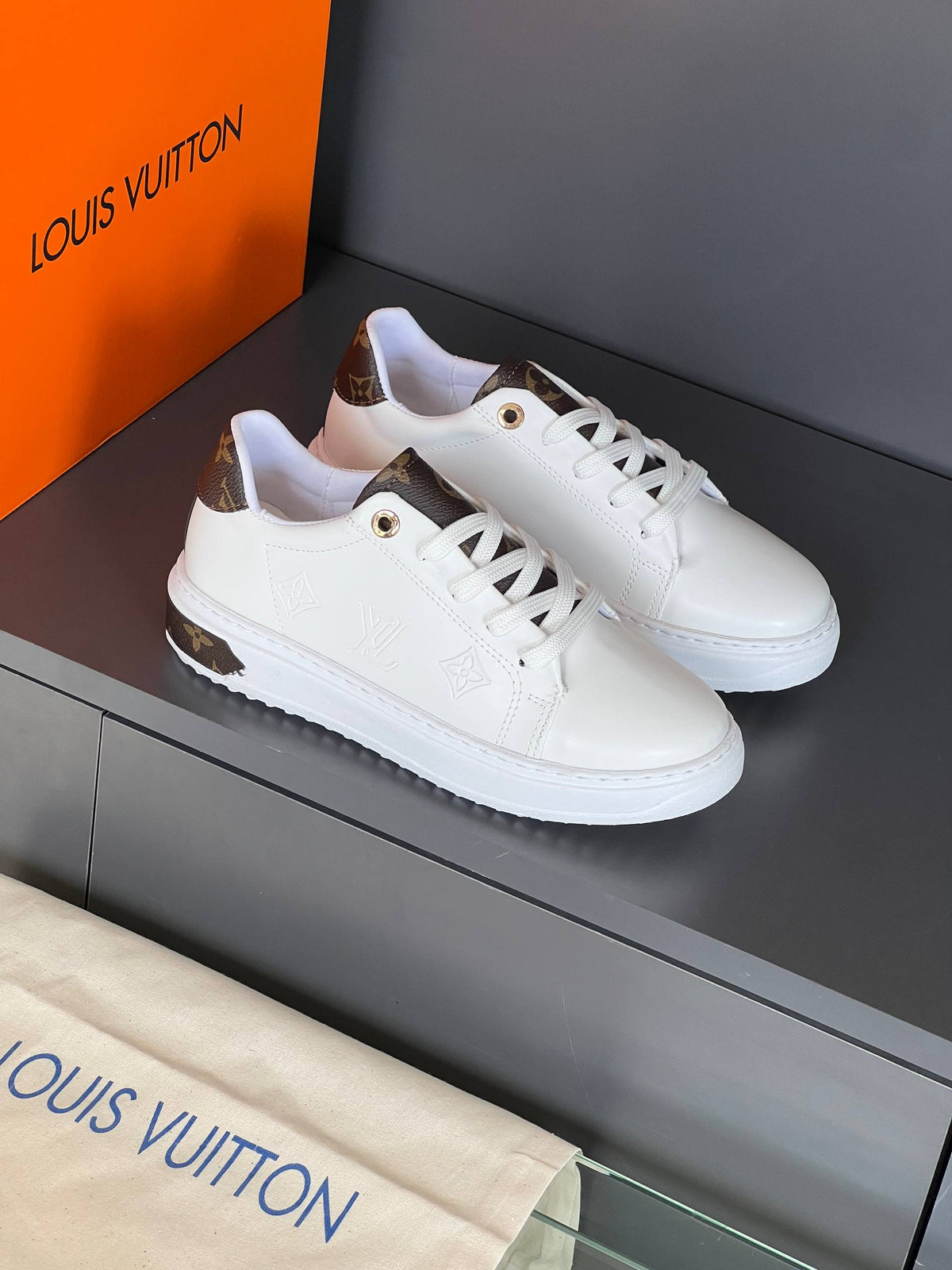 Shoe