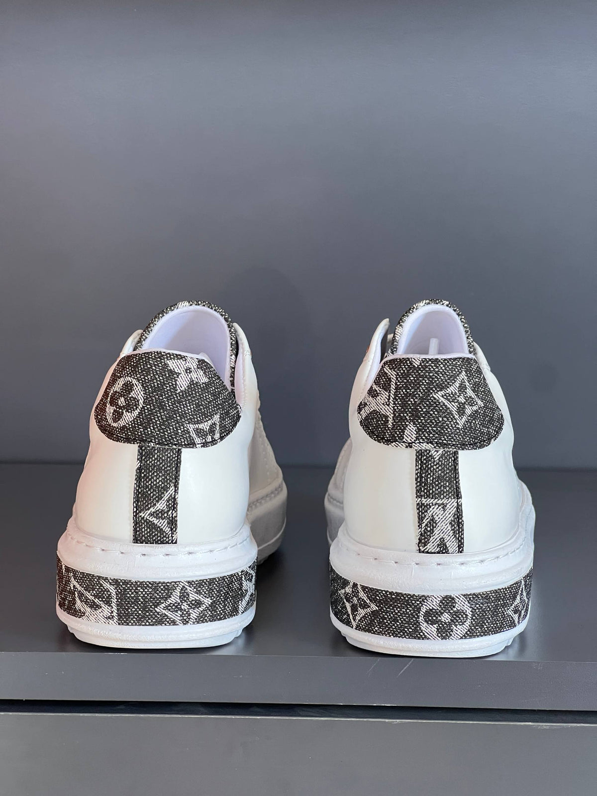 Shoe