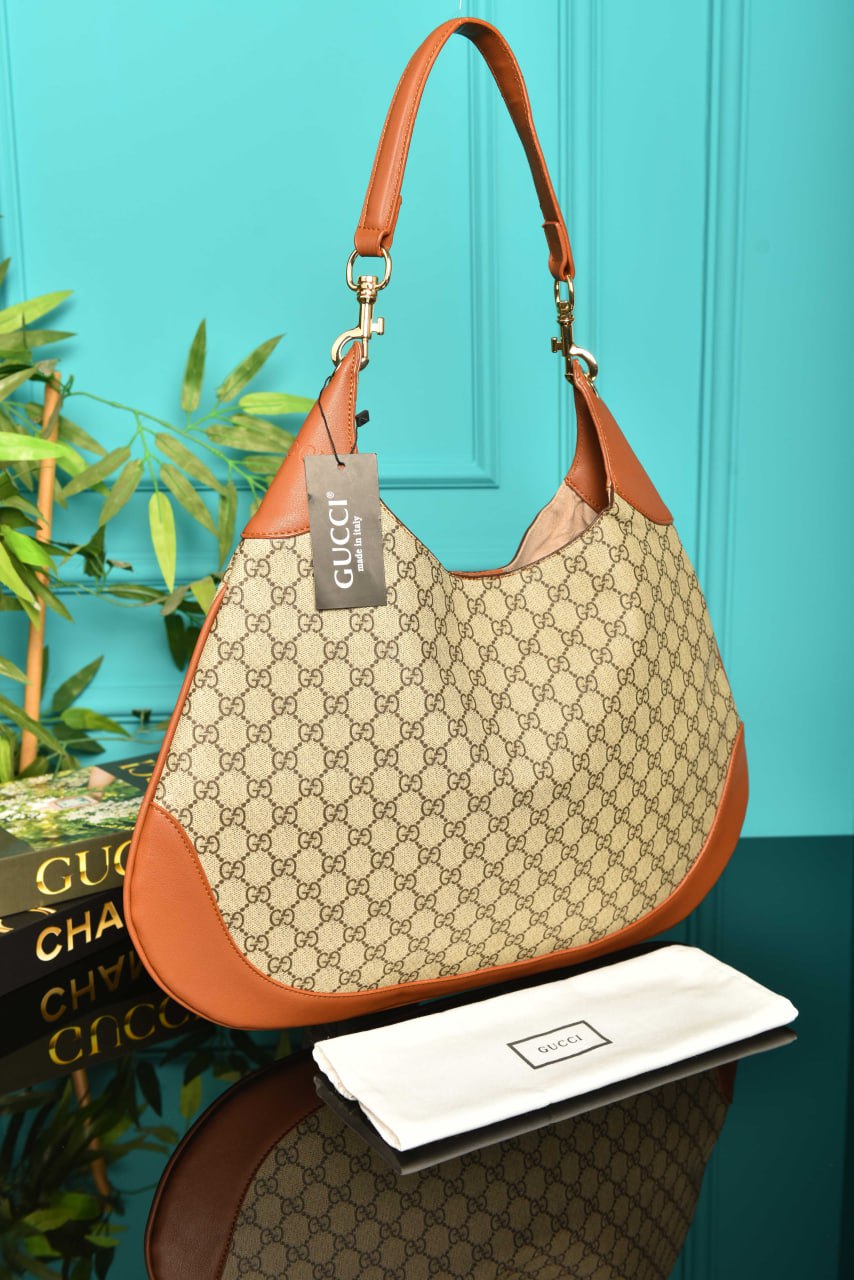 B Large Shoulder Bag