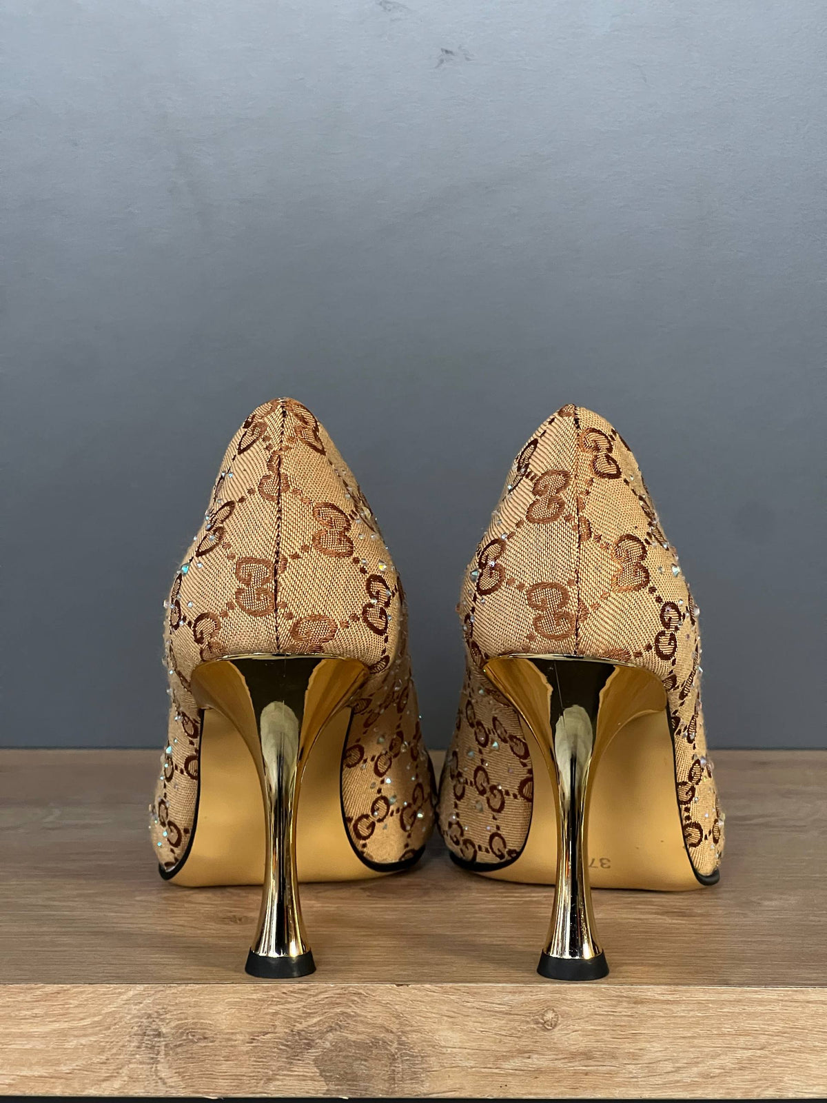 G - Heel