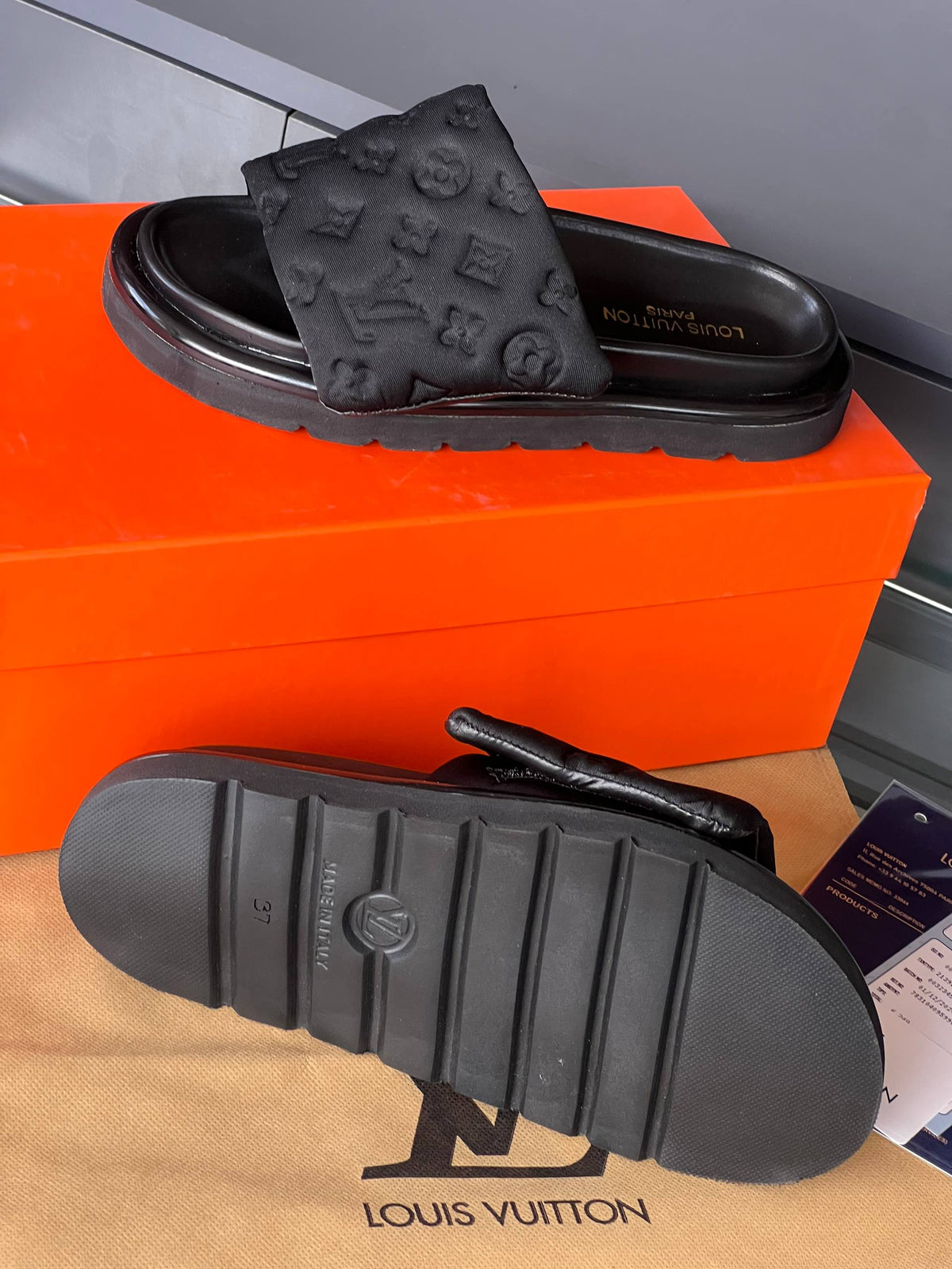 'L - Slippers