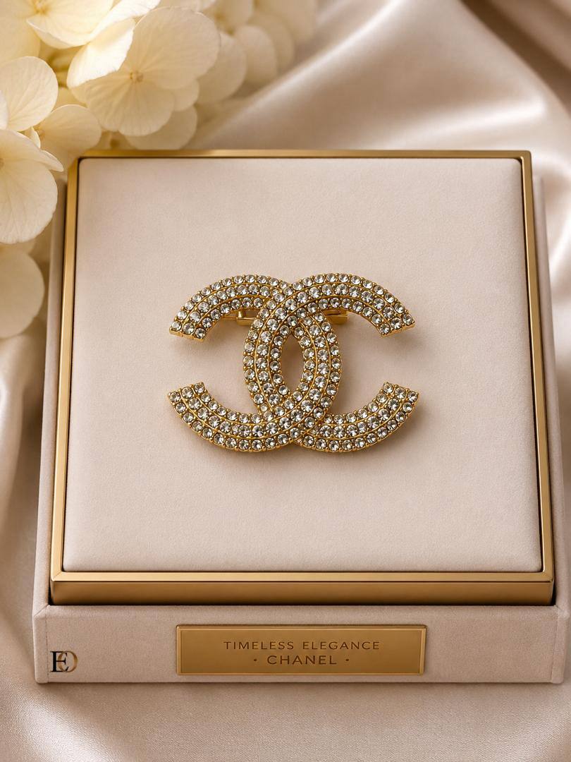 'C - Brooch