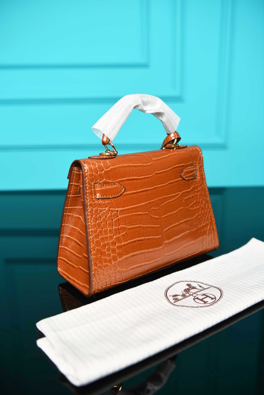 Kelly 22 Bag in Crocodile