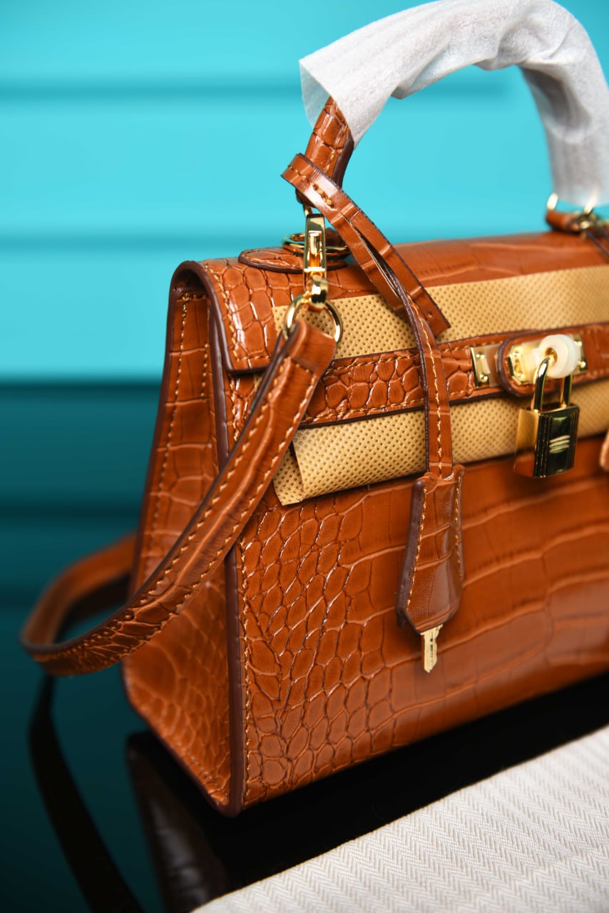 Kelly 22 Bag in Crocodile