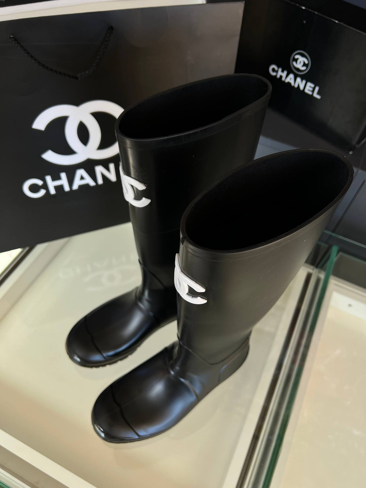 '-Rain Boots