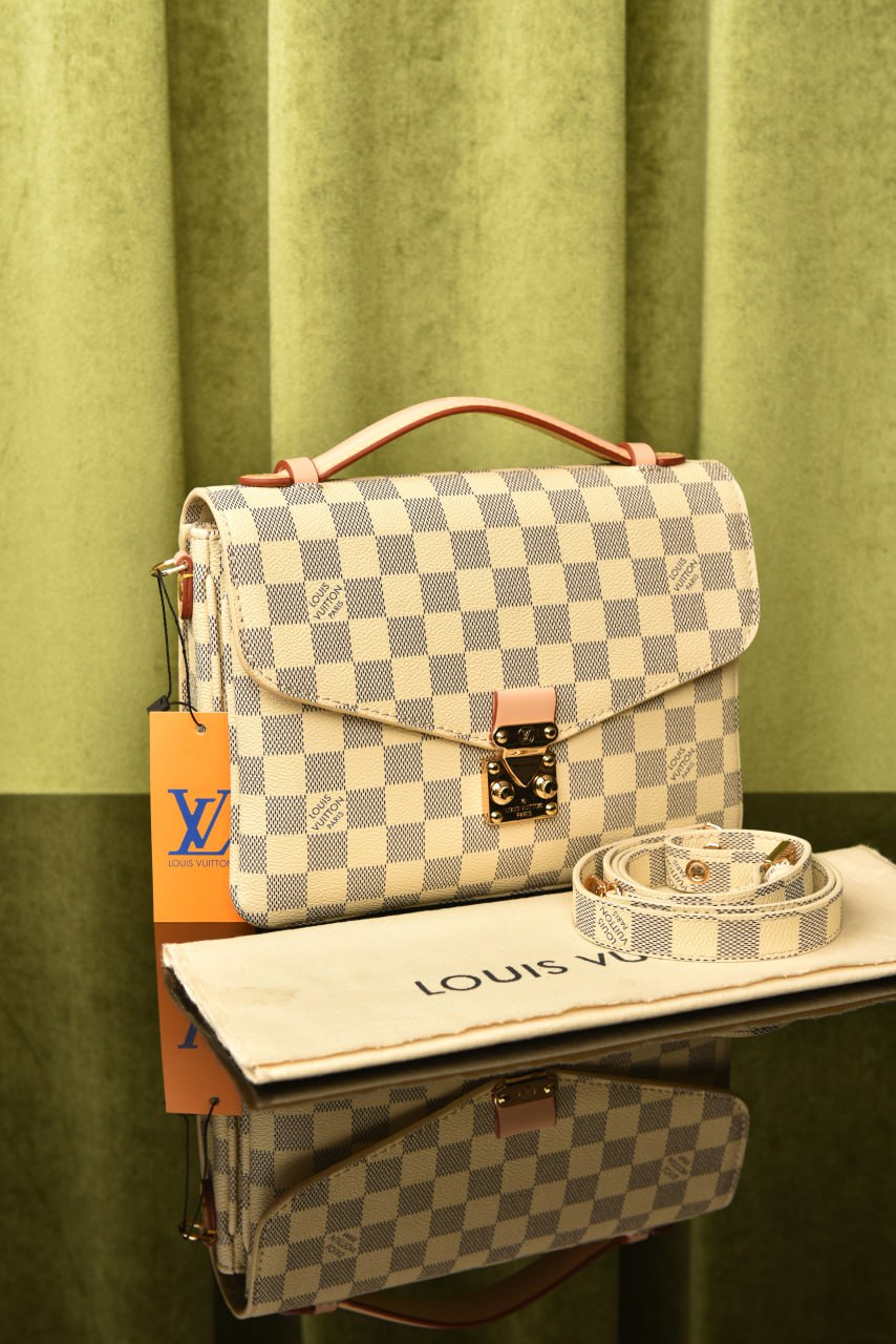 Metis Pochette