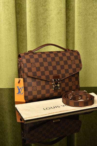 Metis Pochette