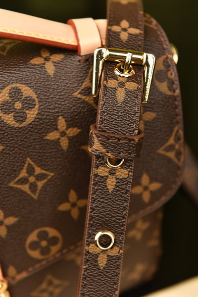 Metis Pochette