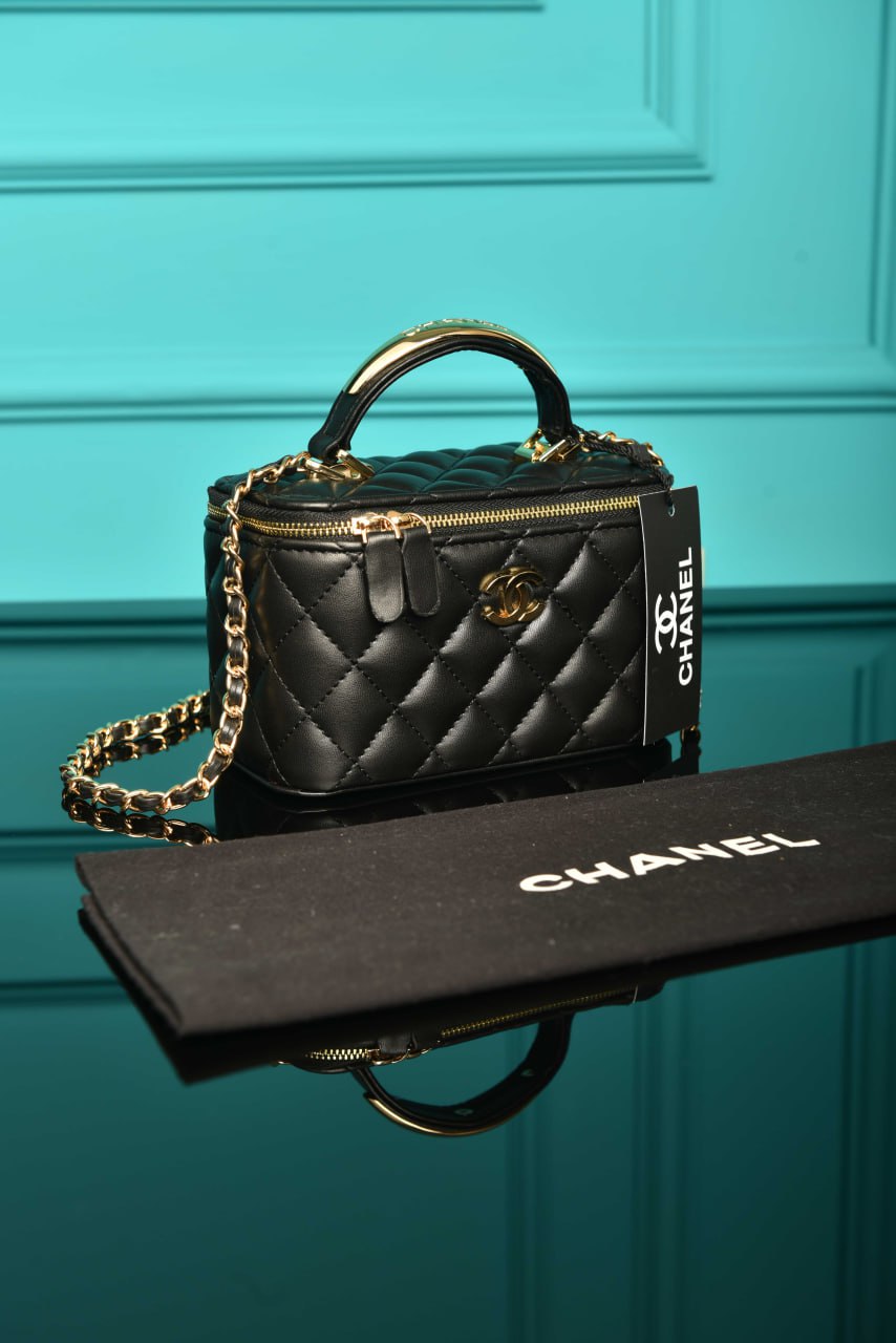 CH - Quilted Small Lambskin Vanity Case