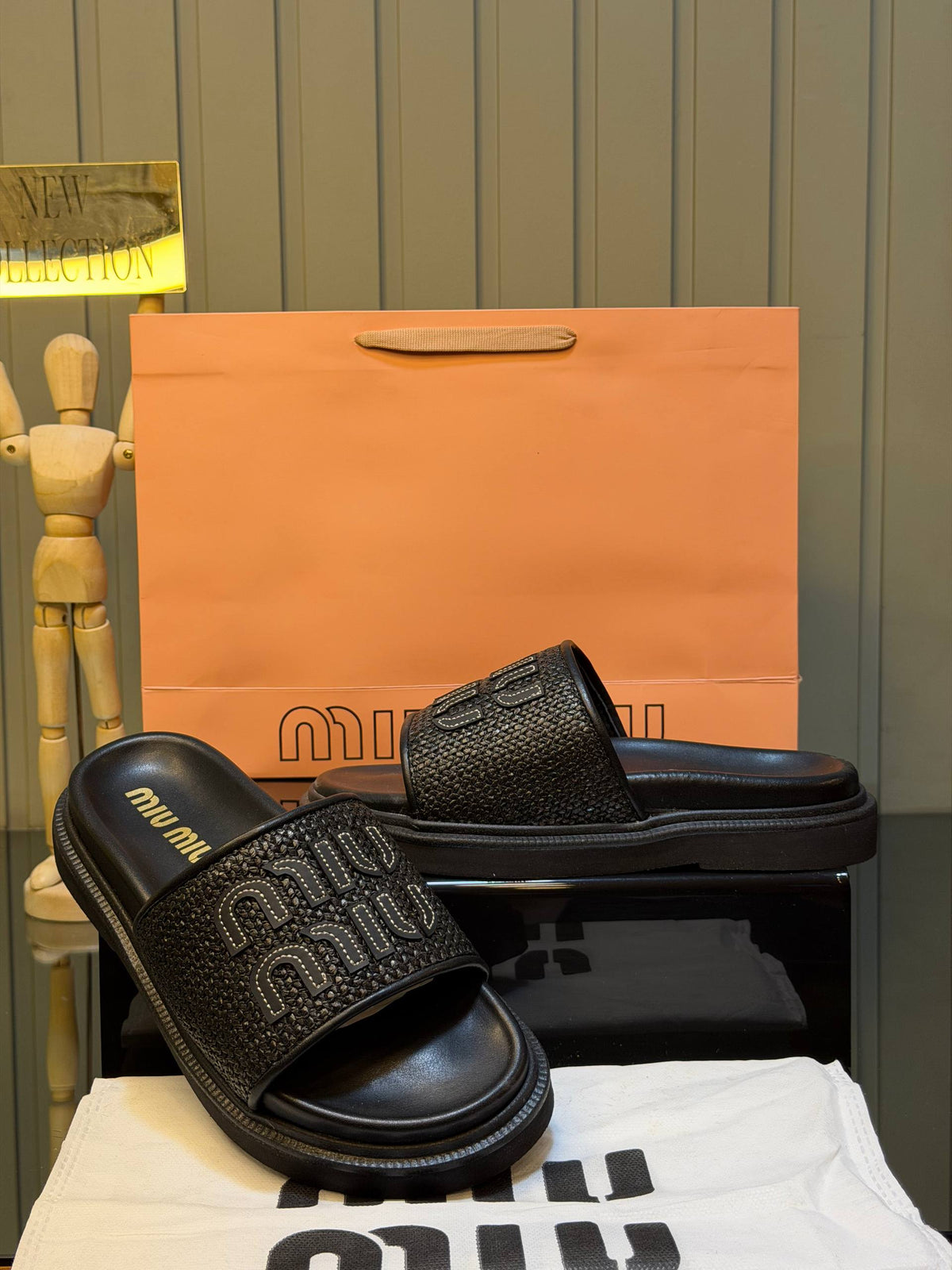 MM Wander Bag and Slipper