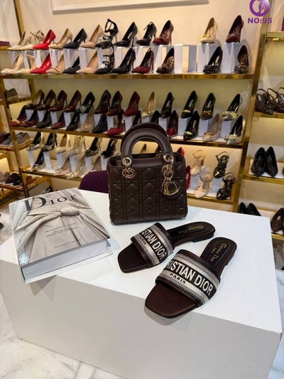 DD BAG AND SLIPPER SET