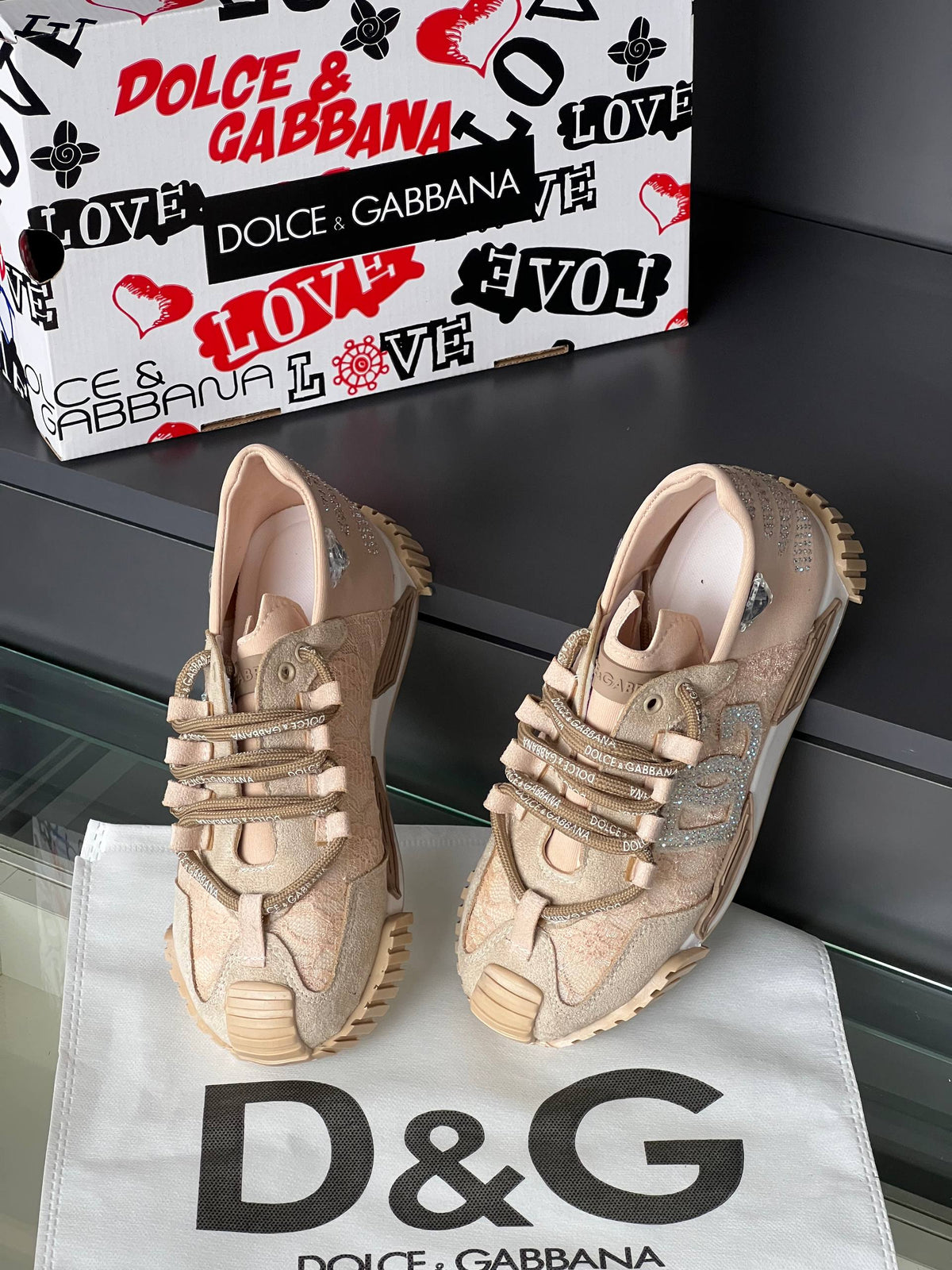 D -Shoes