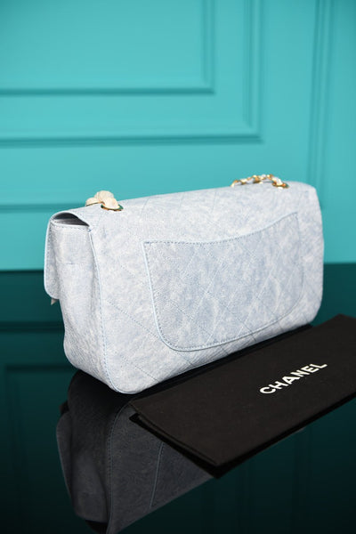 'C -  Maxi Flap Bag in Denim