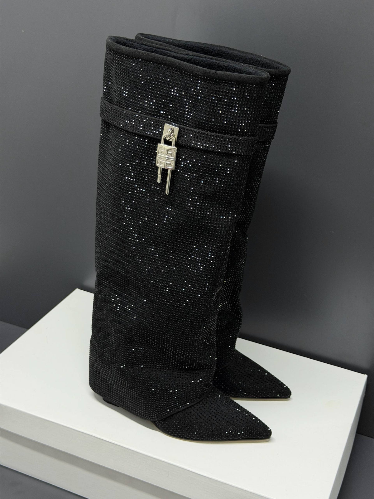 '- Scaly Boots