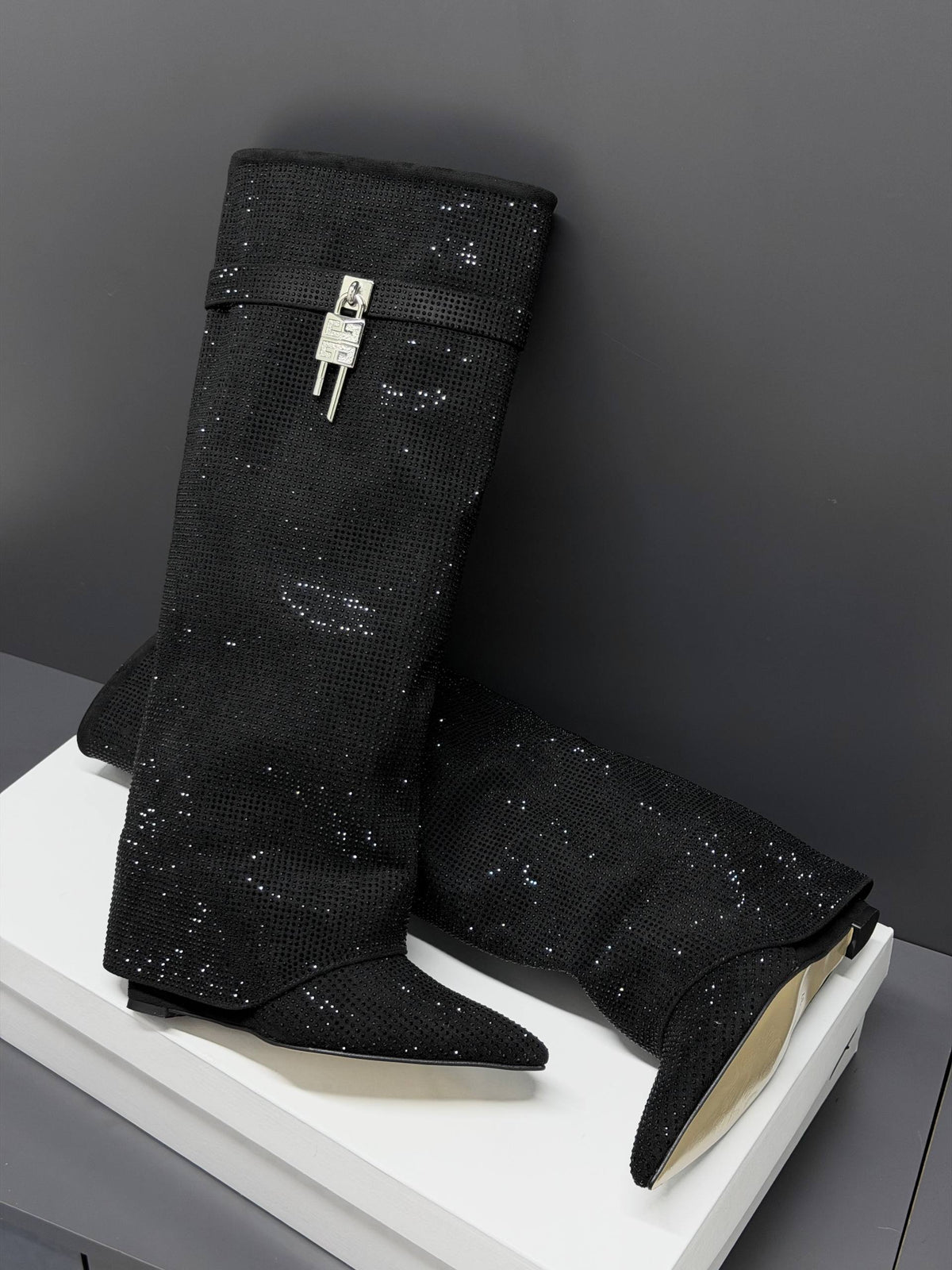 '- Scaly Boots