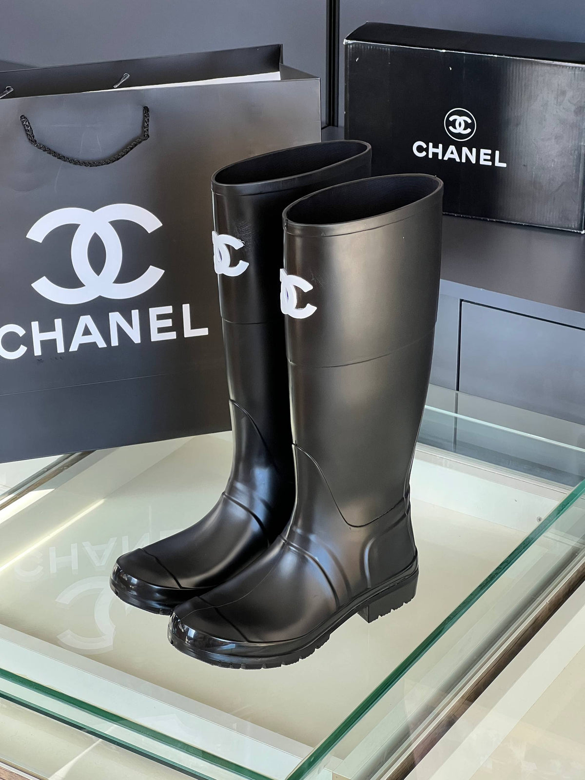'-Rain Boots