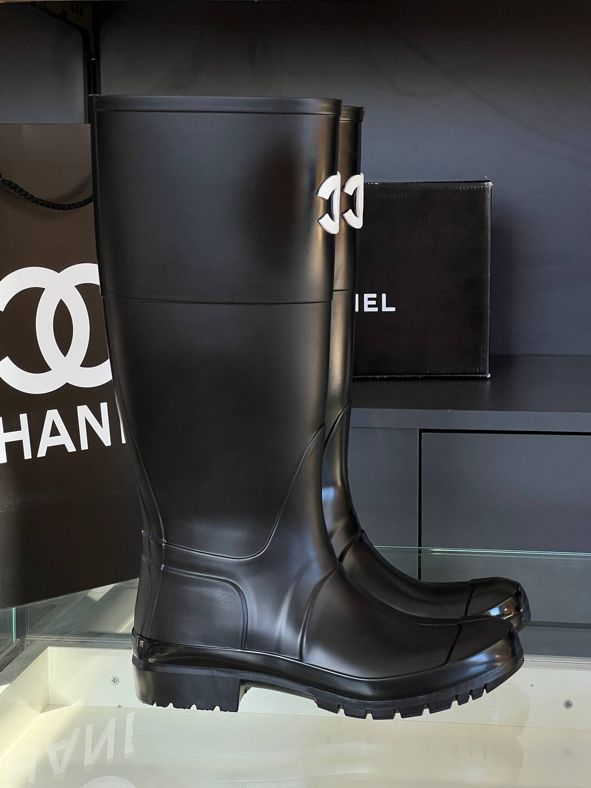 '-Rain Boots