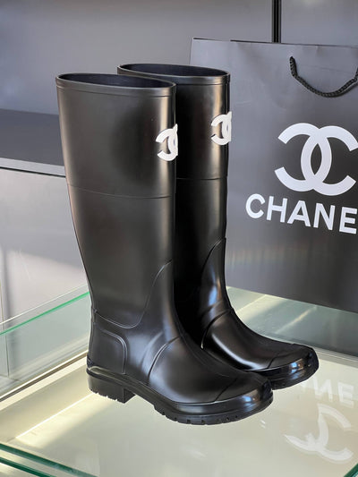 '-Rain Boots
