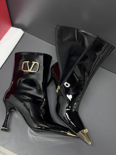 'V - Heel Boots