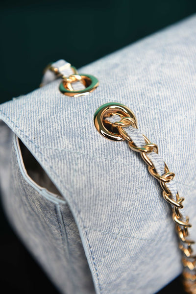 'C -  Maxi Flap Bag in Denim