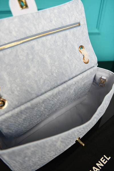 'C -  Maxi Flap Bag in Denim