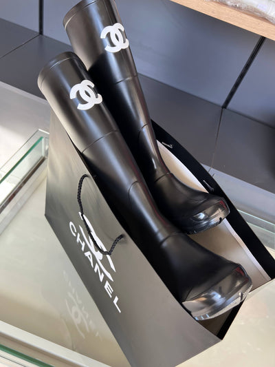 '-Rain Boots