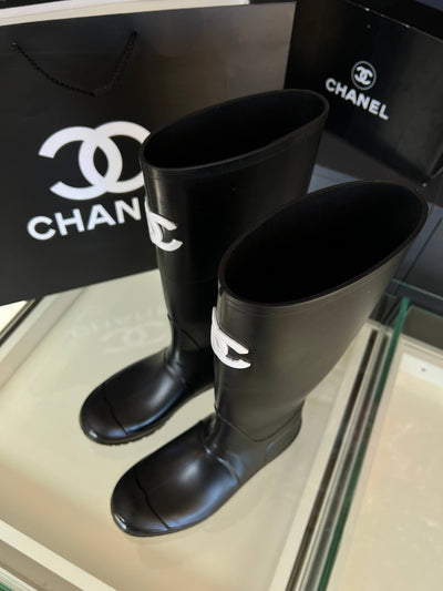 '-Rain Boots